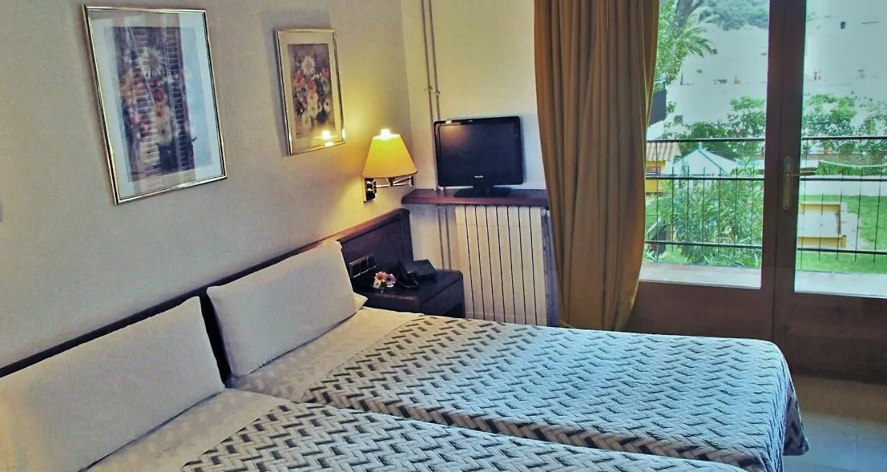 Hotel La Masia L'Estartit 3*,